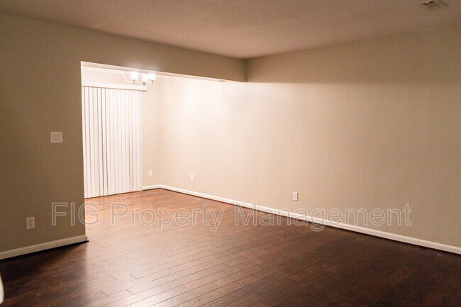 Photo - 1700 Woodpointe Dr House