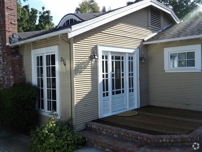 Building Photo - 274 S Pastoria Ave