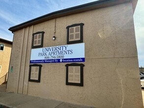 Building Photo - 226 Cherry St