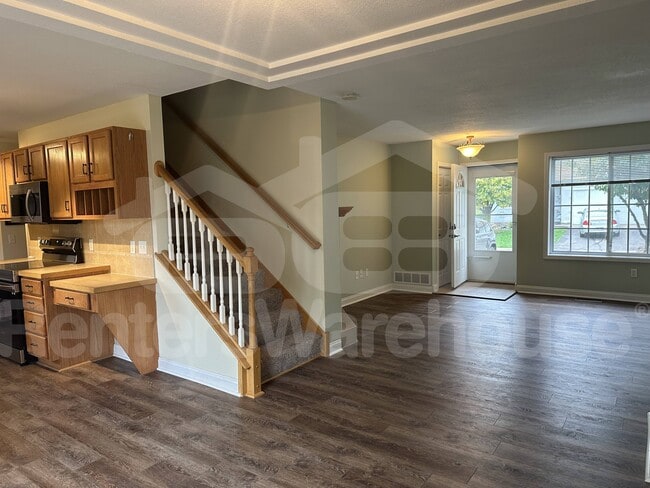 Building Photo - 6525 Appaloosa Ave N
