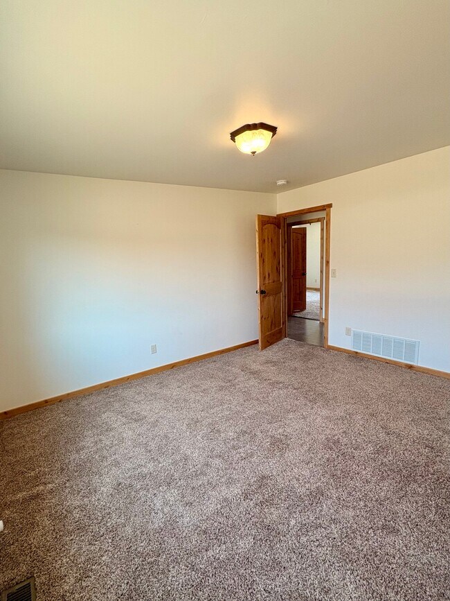 Foto del edificio - 6963 Green Meadow Dr