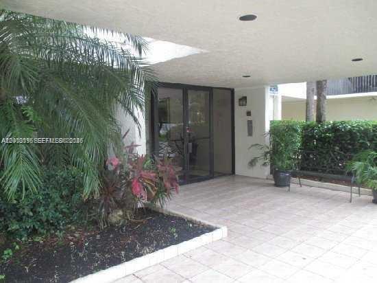 Building Photo - 491 Racquet Club Rd