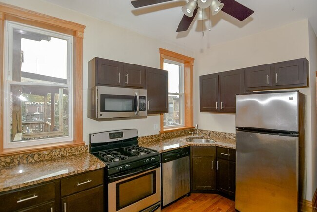 Foto del edificio - 1148 W Waveland Ave