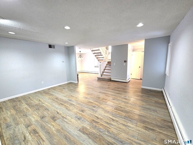 Building Photo - 7 Staunton Ct