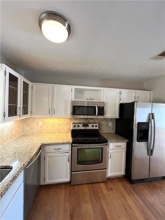 Building Photo - 585 Wedgewood Dr