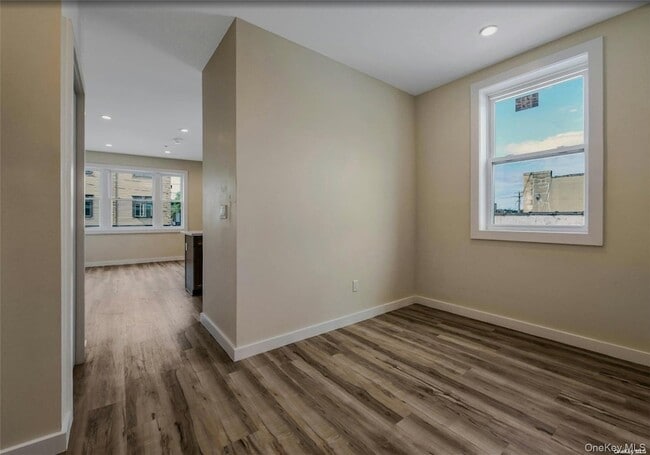 Building Photo - 400 New York Ave