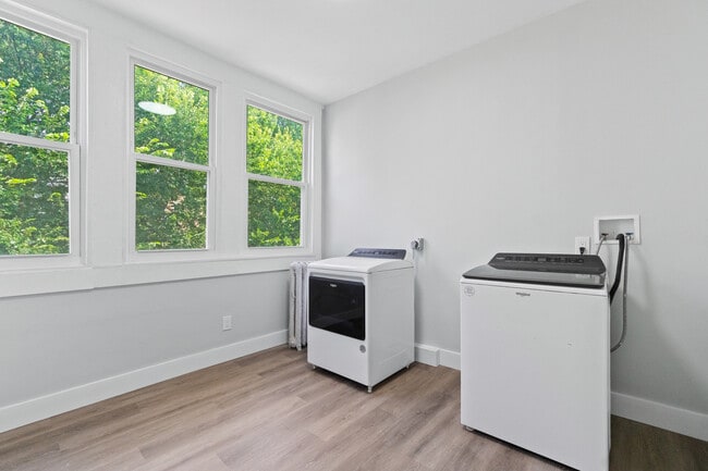 Laundry Room - 114 Littleton Ave
