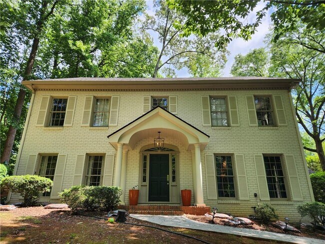 Building Photo - 943 Barton Woods Rd NE