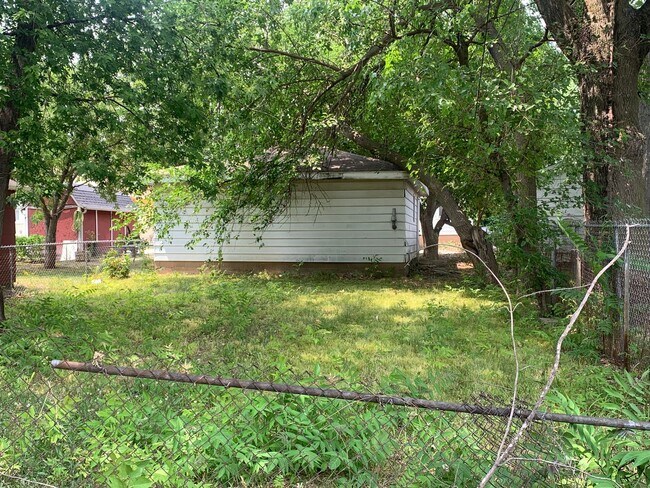 Building Photo - Welcome to this newly remodeled 3-bedroom,...
