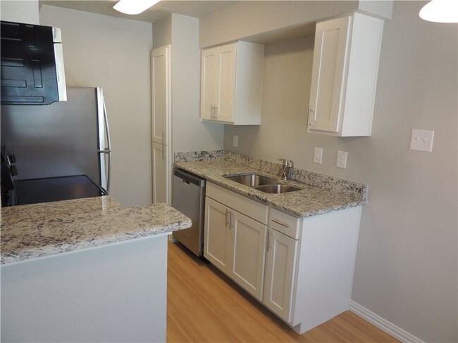 Foto del edificio - 4611 Munger Ave