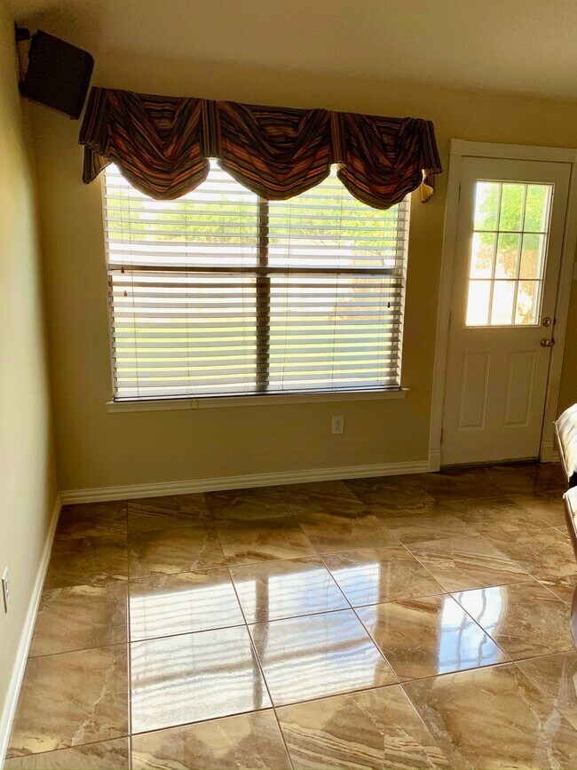 Building Photo - 205 Mammoth Springs Ln