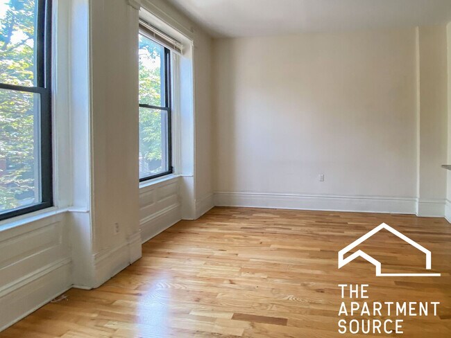 Foto del edificio - 2954 N Racine Ave