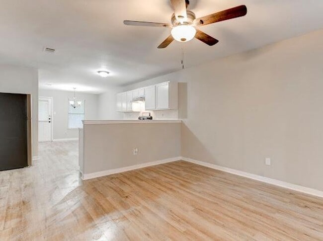 Building Photo - AVAILABLE SOON! (SECTION 8 ACCEPTED)