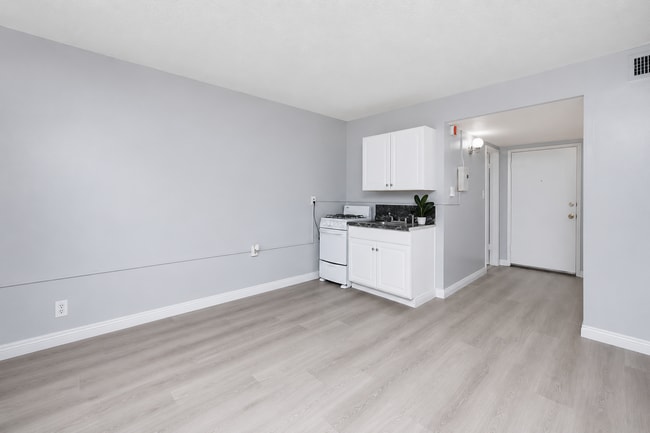 Interior Photo - Premier Apartments
