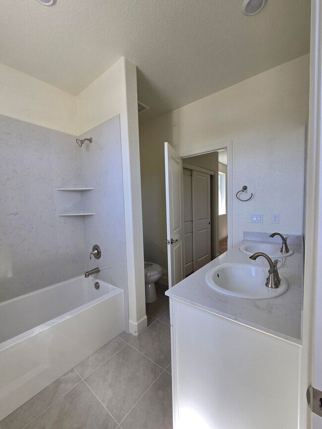 Foto del edificio - Be the First to Live in This House!