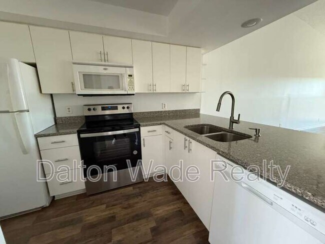 Foto del edificio - 2045 Sunset Grove Ln