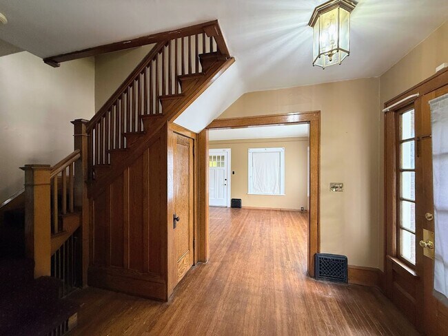 Foto del edificio - Three bedroom one bathroom home for rent