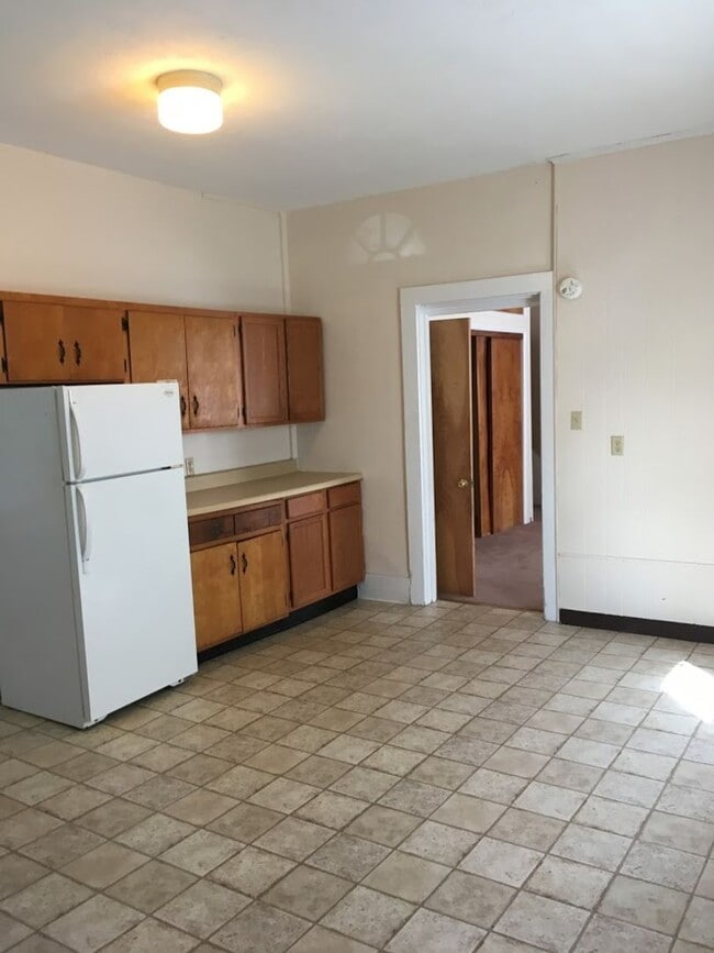 Building Photo - 225 E Park St