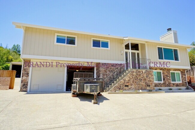 Foto del edificio - Completely Renovated Large Novato Home in ...