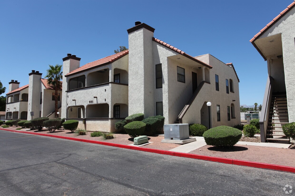 Foto principal - 6161 Oakey Blvd