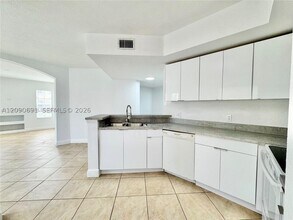 Building Photo - 507 Belmont Ln