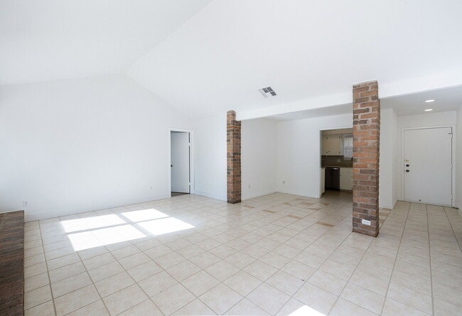 Building Photo - 2201 Singletree Ave