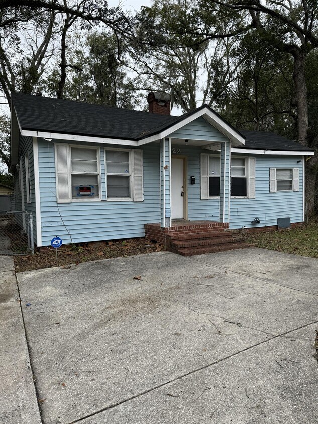Primary Photo - 822 Saranac St