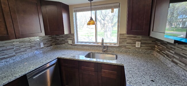 Foto del edificio - 42206 Toddmark Ln