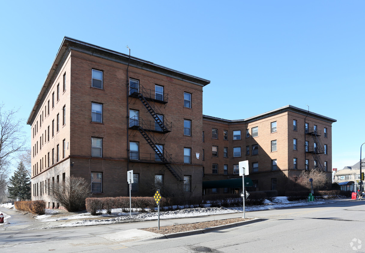 Building Photo - West Franklin Avenue Apartments