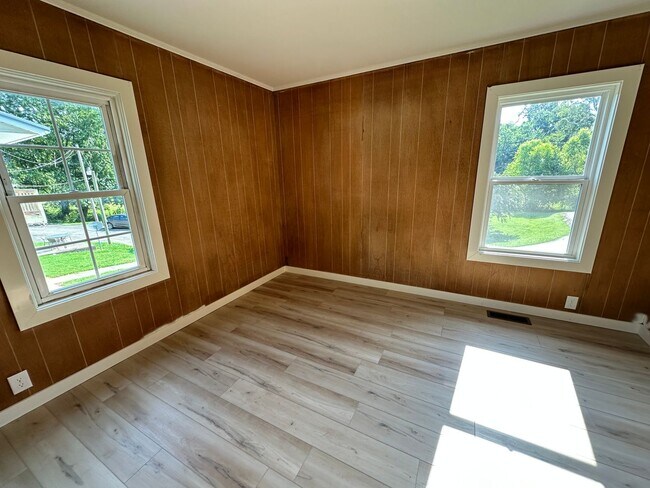 Building Photo - All Inclusive 2 bedroom in Grand Rivers