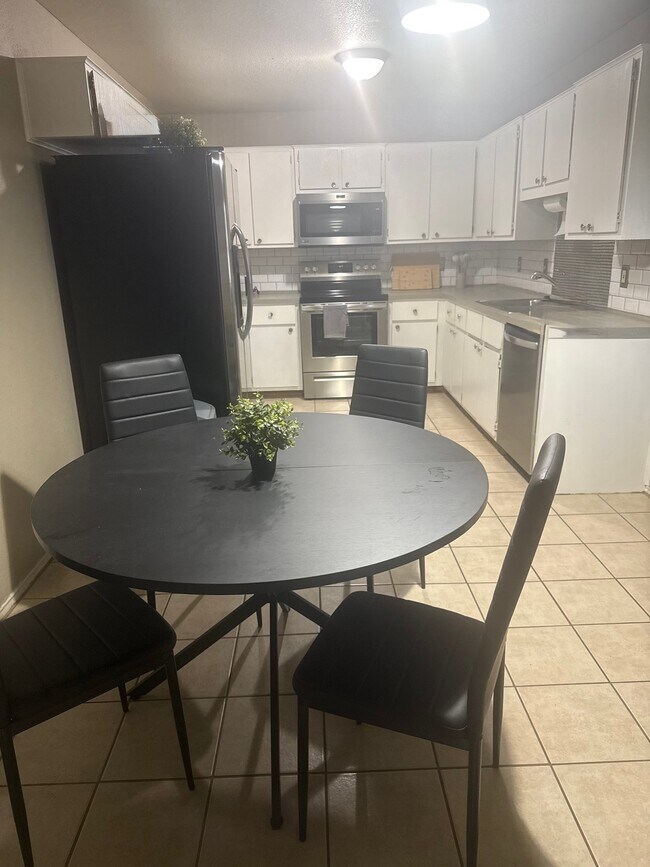 Foto del edificio - 2708 Edgefield St