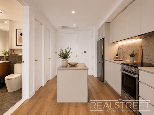 Building Photo - LUXURY 1 BED FLEX IN AN AMENITY PACKED BUILDING IN BUSHWICK
