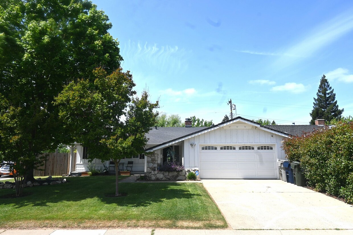 Primary Photo - Resident Benefit Package Property