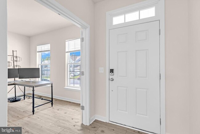 Foto del edificio - 2053 Whithorn Hl