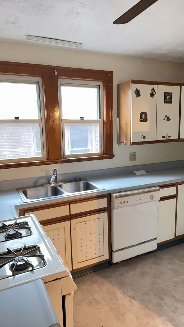 Building Photo - 704-706 Cypress Ave