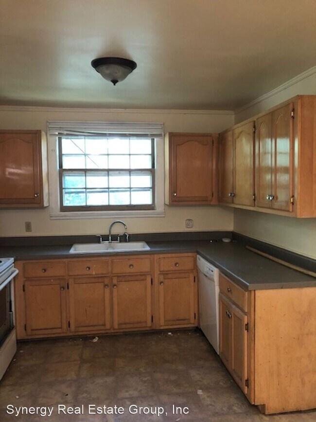 Foto del edificio - 4 br, 2 bath House - 766 Oakdell Ave