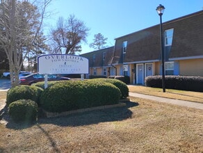 Building Photo - 1121 Morningside Dr