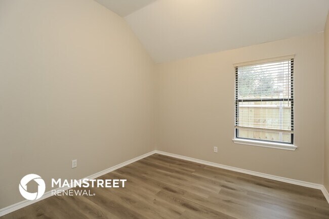 Foto del edificio - 1632 Hollowbrook