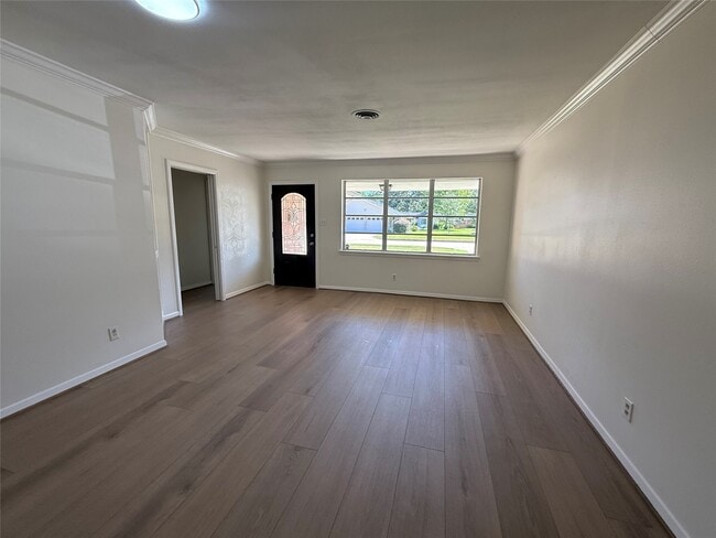 Foto del edificio - 10410 Barwood Dr