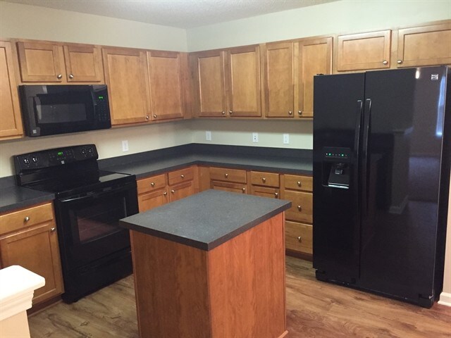 Building Photo - 223 Tigers Paw Dr