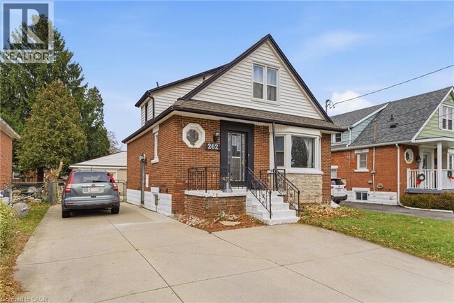 Photo du bâtiment - 262 E 17th St