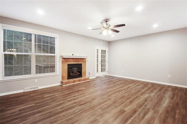 Foto del edificio - 10550 Cherry Grove Ct