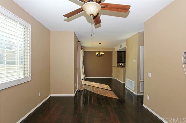 Building Photo - 44916 Honey Locust Dr