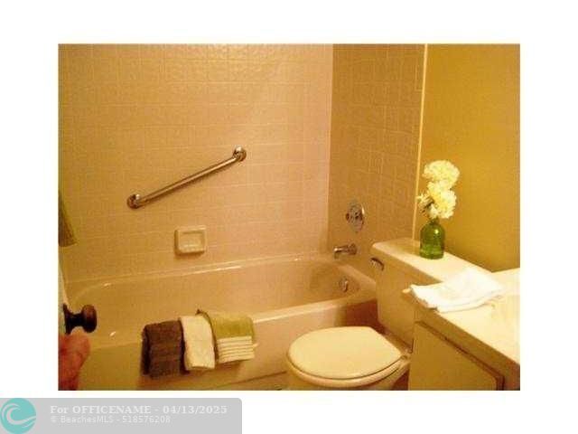 Foto del edificio - 9854 NW 3 St