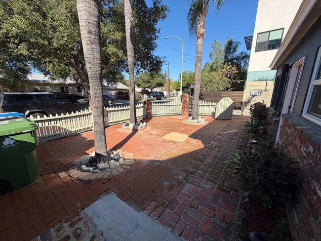 Foto del edificio - 2922 Glenhurst Ave