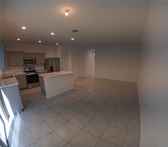 Foto del edificio - 1170 SW 7th Ct