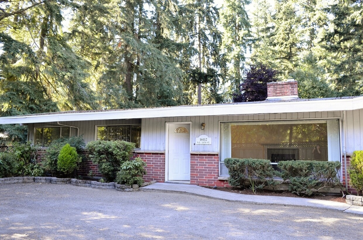 Primary Photo - New Kitchen!! Beautiful family home w/extr...