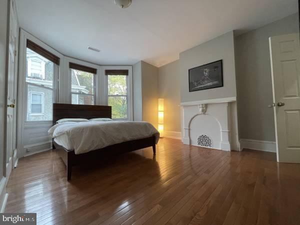 Primary Photo - 4025 Baring St