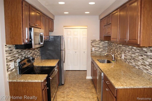 Foto del edificio - 29614 Farmbrook Villa Ct