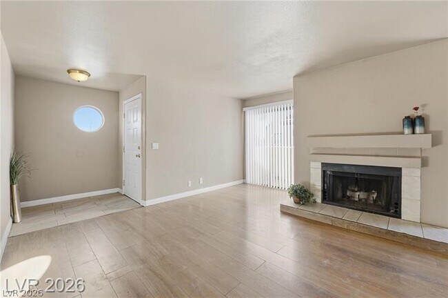 Foto del edificio - 2982 Juniper Hills Blvd
